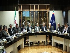 وزير الصناعة الإيراني يعلن تخصيص حوافز بالعملة الصعبة لمصدري السلع إلى روسيا