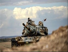 عسكريون روس يفتشون معسكرات الجيش التركي