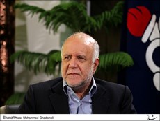 إيران تصدّر أكثر من 300 ألف برميل من النفط يومياً إلى أوروبا