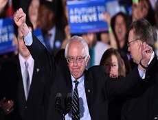 مؤيدو ساندرز يحاولون كسب تأييد أنصار كلينتون