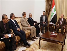 العبادی یبحث مع خرازی توحید جهود المنطقة لدعم العراق فی حربه ضد الإرهاب