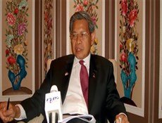 وزير الصناعة والتجارة الماليزي: لا عائق امام تطوير علاقات ماليزيا مع ايران