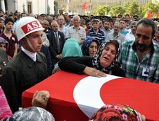 مقتل شرطي و3 جنود أتراك بهجمات للأكراد بغازي عينتاب