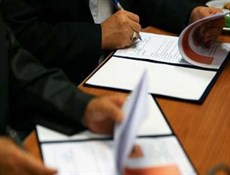 إيران وفنلندا توقعان مذكرة تفاهم للتعاون في مجال المناجم