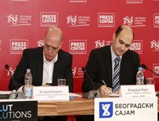 إيران وصربيا توقعان إتفاقية لتطوير التعاون الإقتصادي والتجاري