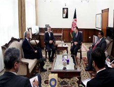 إيران وأفغانستان تدعوان لتعزيز العلاقات المصرفية