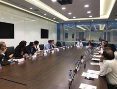 دراسة سبل تطوير العلاقات الإقتصادية والتجارية الإيرانية-السنغافورية