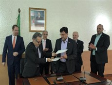 إيران والجزائر تعقدان إجتماعهما الرابع لبحث التعاون في مجال الملاحة البحرية والموانئ