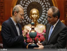 لاريجاني يؤكد ضرورة تشكيل فريق للتسويق بين إيران وفيتنام وتسهيل التعاون المصرفي