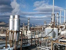 إنتاج قطاع البتروكيماويات الإيراني يلامس 5ر27 مليون طن