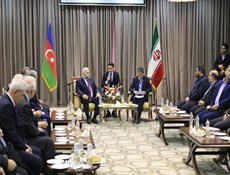 رئيس برلمان آذربايجان يؤكد على تطوير العلاقات الإقتصادية مع إيران