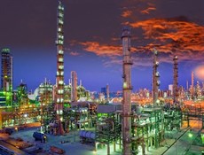 صناعة البتروكيمياويات في إيران تنمو أكثر من 20 ضعفاً في عهد الثورة الاسلامية