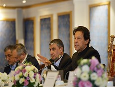 عمران خان: أطمح لتطوير العلاقات التجارية بين إيران وباكستان