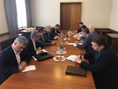 إيران وروسيا تبحثان تعزيز التعاون في المجالات العلمية