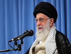 قائد الثورة: شعبا ايران والعراق تربطهما أصرة الإيمان بالله ومحبة أهل البيت والحسين(ع)
