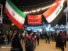 زوار الإمام الحسين(ع) في طريقهم إلى كربلاء المقدسة