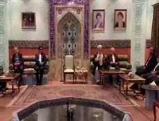 ظريف يستقبل رجال اعمال و اقتصاديين في مسقط