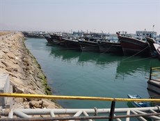 تصدير أول شحنة سلع غيرنفطية من ميناء سيريك الايراني إلى عمان