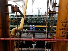 الهند ترغب بشراء النفط الإيراني