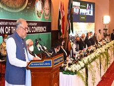 الربط السككي بين ميناءي جابهار وغوادر يسهم في تعزيز التجارة الإقليمية