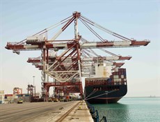 التجارة الخارجية لإيران ترتفع 50% خلال شهر