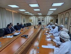 إيران وعمان تبحثان معالجة معوقات التعامل المصرفي