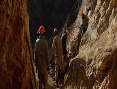 مباحثات إيرانية-أفغانية لتفويض إستخراج خامات الحديد من منجم غوريان