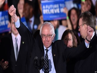 مؤيدو ساندرز يحاولون كسب تأييد أنصار كلينتون