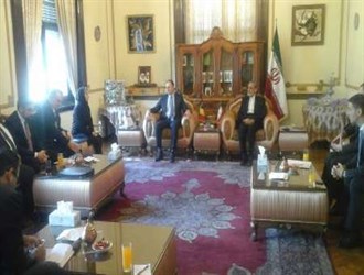 رومانيا تتطلع لتعزيز التعاون التجاري والإقتصادي مع إيران