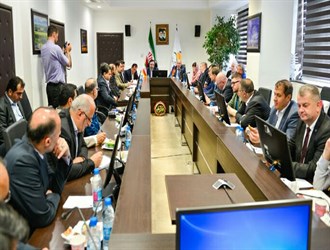 مساعد مجلس وزراء آستراخان يدعو لتطوير التعاون التجاري مع إيران