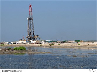 إيران والعراق يبحثان تطوير الحقول النفطية المشتركة