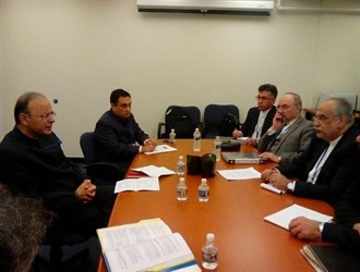 مشاورات وزير الإقتصاد الإيراني مع نظيريه الهندي والأفغاني