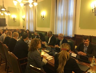 إيران وصربيا تؤكدان على تطوير التعاون في مجال السياحة والطاقة