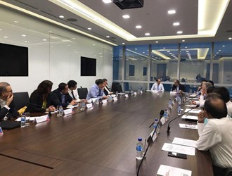 دراسة سبل تطوير العلاقات الإقتصادية والتجارية الإيرانية-السنغافورية