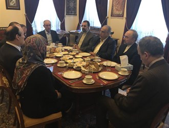 وزيرا الإقتصاد الإيراني والروسي يبحثان تطوير التعاون الثنائي