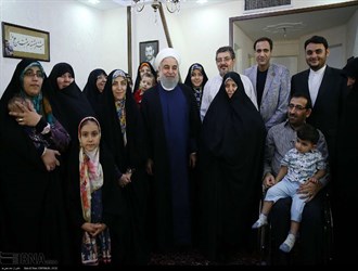 لقاء رئيس الجمهورية مع عوائل الشهداء و المضحين