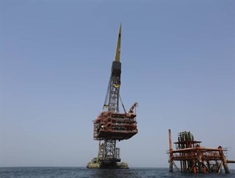ایران تركب بنجاح منصة بحرية بحقل غاز عملاق مشترك مع قطر