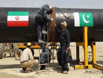 وزير النفط الباكستاني: نريد إستكمال مشروع توريد الغاز من إيران