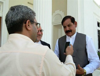 مسؤول باكستاني يدعو إيران للإستثمار في ولاية خيبر بختونخواه