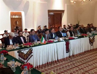 إيران وباكستان توقعان مذكرة تفاهم لتعزيز التعاون التجاري الحدودي