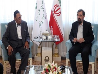 رضائي: سنهزم ترامب وسيخرج خالي الوفاض