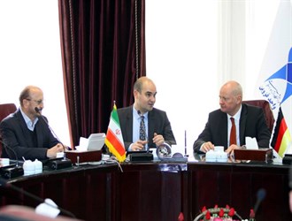 أوروبا تسعى لتوسيع علاقاتها الإقتصادية مع إيران؛ رغم الضغوط