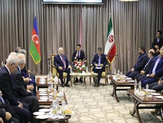 رئيس برلمان آذربايجان يؤكد على تطوير العلاقات الإقتصادية مع إيران