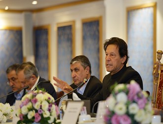 عمران خان: أطمح لتطوير العلاقات التجارية بين إيران وباكستان