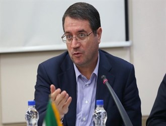 وزير الصناعة: باكستان مهتمة بتطوير العلاقات الإقتصادية مع إيران