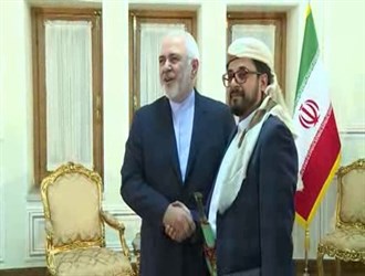 الديلمي يقدم لظريف أوراق اعتماده سفيرا يمنيا جديدا لدى طهران