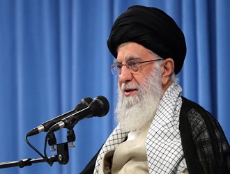 قائد الثورة: شعبا ايران والعراق تربطهما أصرة الإيمان بالله ومحبة أهل البيت والحسين(ع)