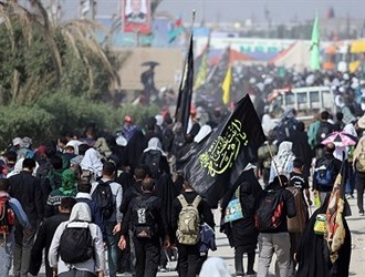 حشود الزائرين تواصل مسيرتها مشياً على الأقدام نحو مدينة كربلاء المقدسة