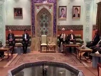 ظريف يستقبل رجال اعمال و اقتصاديين في مسقط