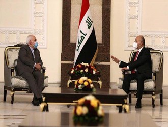 ظريف و صالح يبحثان توسيع العلاقات الاقتصادية والتجارية ومتابعة قضية استشهاد قادة المقاومة